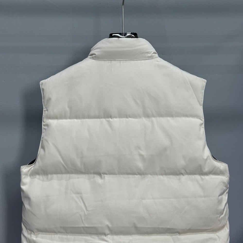 🍒 Canada Goose Cream Vest with Arctic Program Patch - Picture 4 of 6